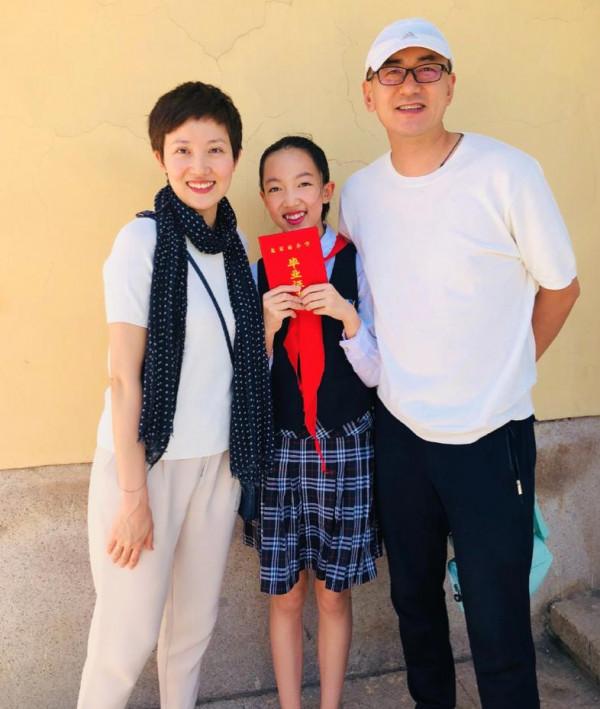 魯健牽手鄭天亮：同一屋簷下分居背後的辛酸與溫情