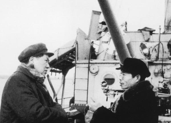 53年一搬磚工正在燒窯，毛主席下屬找到他：你就是陳獨秀的後人吧