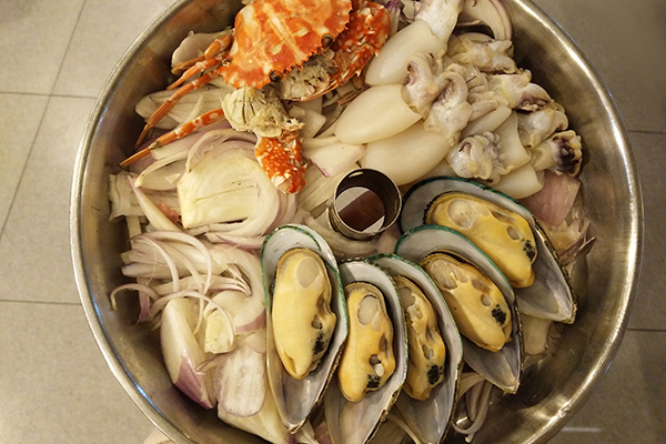 60歲後，多吃3種食物，常做2項運動，有助改善消化功能