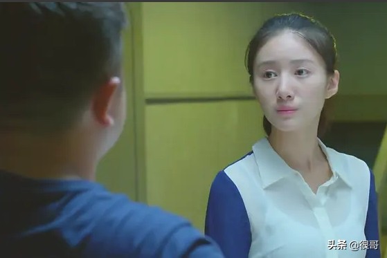 埃博拉前線中的熟臉不少,認出了許亞軍夫婦,沒認出北電校花吳優 埃博拉前線中的熟臉不少,認出了許亞軍夫婦,沒認出北電校花吳優