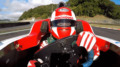 我們不需要奇形怪狀的方向盤 我們不需要奇形怪狀的方向盤