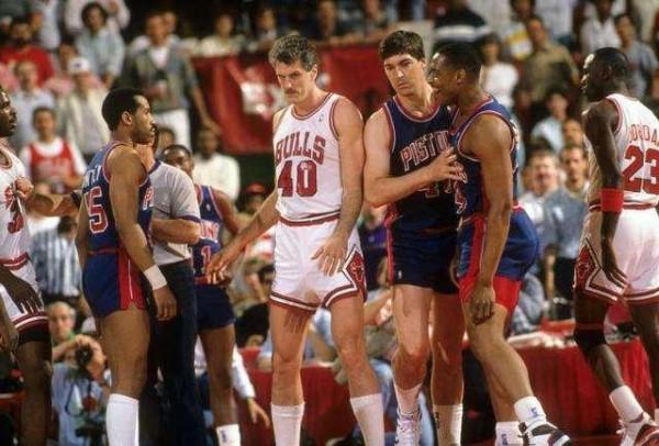 假如nba球員投敵的話哪個陣容更強?公牛幾乎無敵,王朝觸手可及 假如nba球員投敵的話哪個陣容更強?公牛幾乎無敵,王朝觸手可及