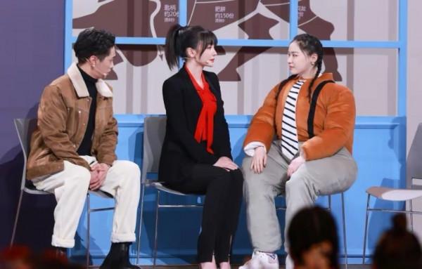 北京臺春晚：Angelababy主持被質疑不如幼兒園老師，馮鞏玩諧音梗