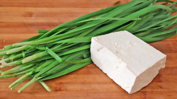 韭菜和豆腐這樣做，我家一週吃5次，實在太香了，每次上桌就掃光