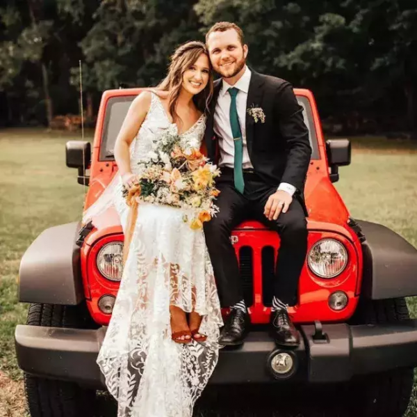 真人版&OpenCurlyDoubleQuote;兩小無猜&rdquo;：青梅竹馬分離12年後又相戀，7年後走進婚姻