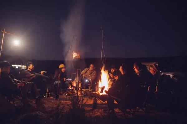 年輕人正流行“野奢”旅行：風格露營+精緻審美