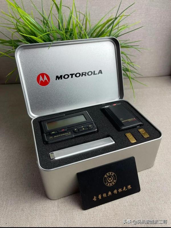 一代機皇摩托羅拉反向歸來，掀起80後一代人的情懷