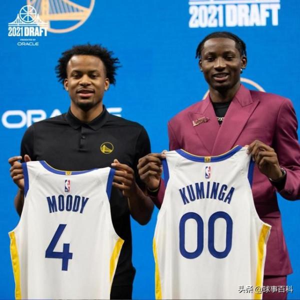 勇士獨寵7號秀!庫裡為他站立鼓掌 科爾賽後送球 勇士獨寵7號秀!庫裡為他站立鼓掌 科爾賽後送球