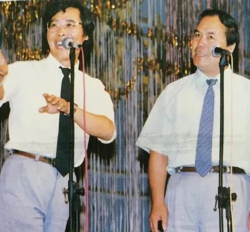 著名相聲演員笑林：結婚父母不來也幸福，59歲讓妻子流淚