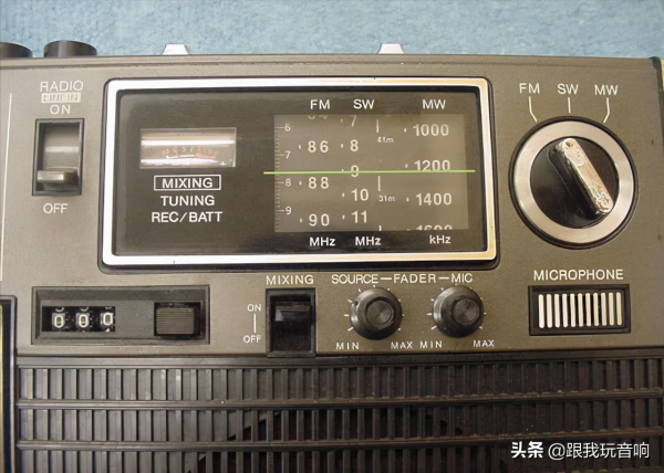 索尼 SONY CF-1700單卡帶行動式收錄機音響 索尼 SONY CF-1700單卡帶行動式收錄機音響