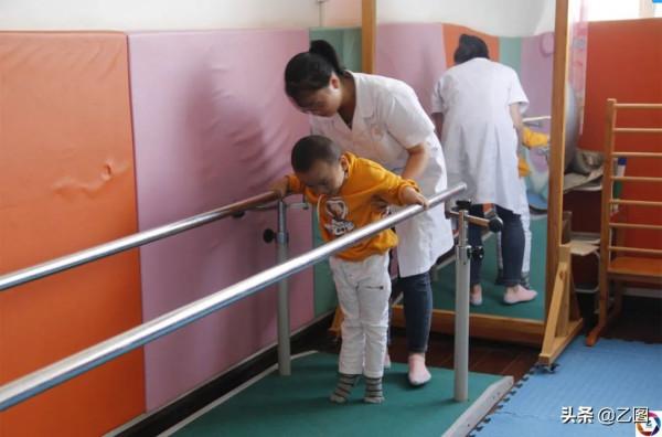 長子一歲確診腦癱,父母想再生一個有個依靠,誰知二寶患相同的病 長子一歲確診腦癱,父母想再生一個有個依靠,誰知二寶患相同的病