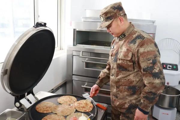 軍營春節“自助餐”,香! 軍營春節“自助餐”,香!