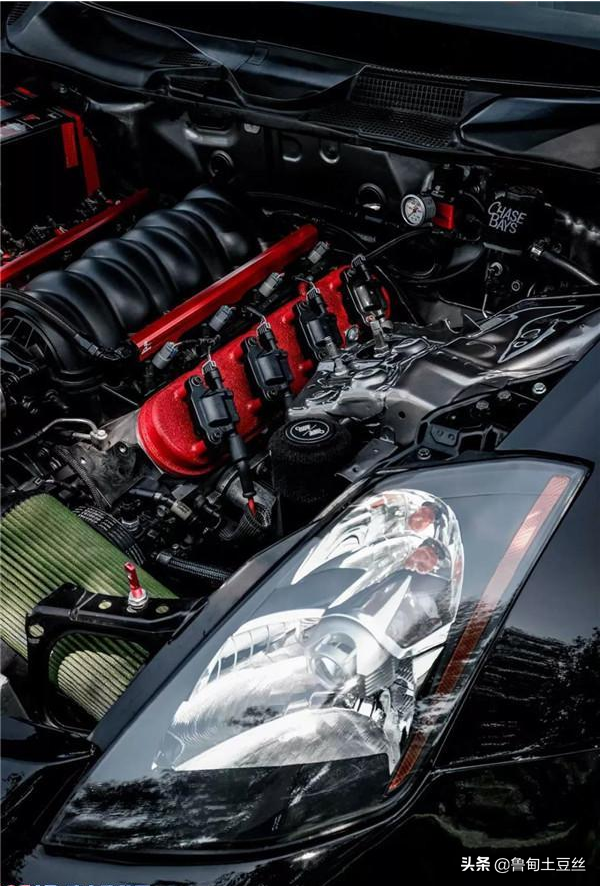 「轂銳馳」有趣的人改裝了一臺V8引擎的日產350Z