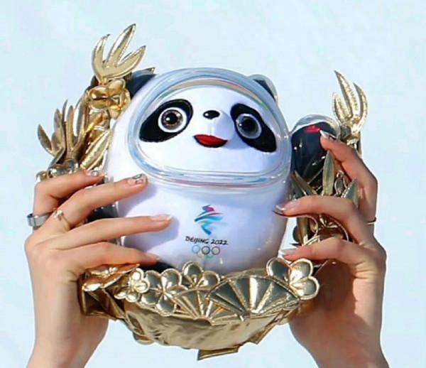 谷愛凌五環美甲太漂亮了