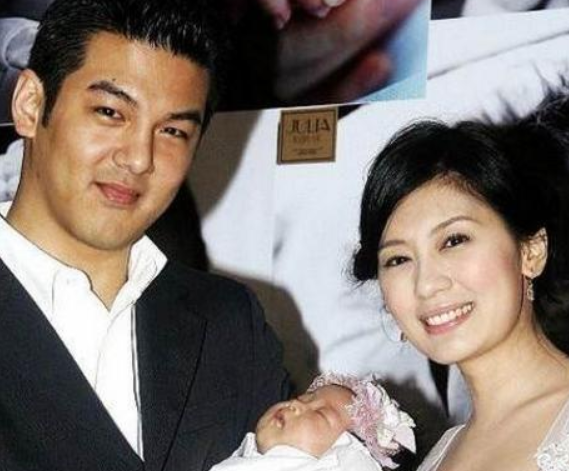 生下3胎的5個明星家庭:有人為孩子罰款748萬,有人46歲還敢產子 生下3胎的5個明星家庭:有人為孩子罰款748萬,有人46歲還敢產子