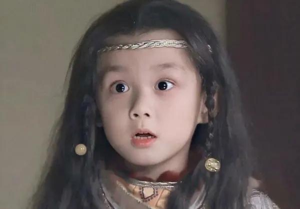 明星的小時候,趙露思完全就是迷你版,黃曉明真的不是哈利波特? 明星的小時候,趙露思完全就是迷你版,黃曉明真的不是哈利波特?