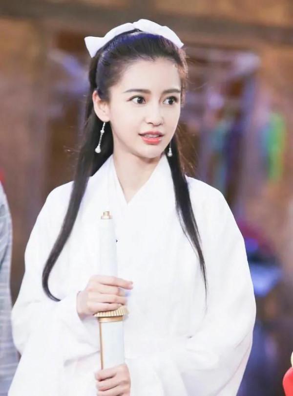 一直18歲的Angelababy