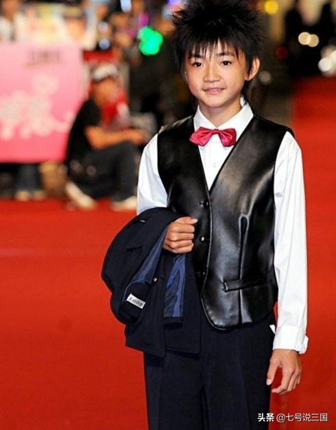 從萬眾矚目的童星，到被判17年的殺人犯，他到底經歷了什麼