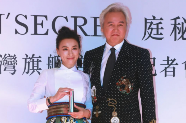 花30萬自己做“總裁”，張庭夫婦的微商帝國，把粉絲信徒一網打盡