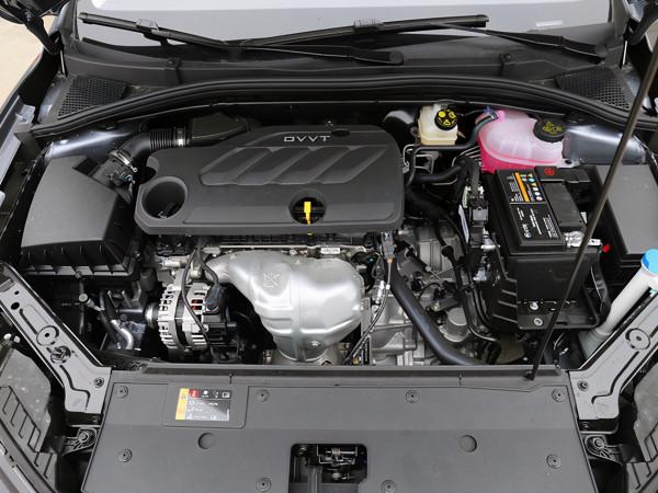 自家兄弟都很優秀 名爵MG5跟榮威i5怎麼選？