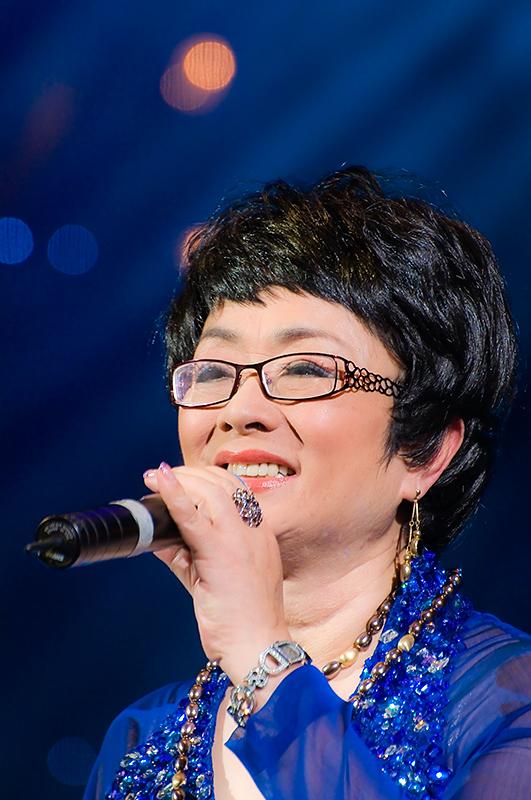 歌唱家謝莉斯：80年代聞名全國，50歲卻患上腦梗，67歲女兒去世