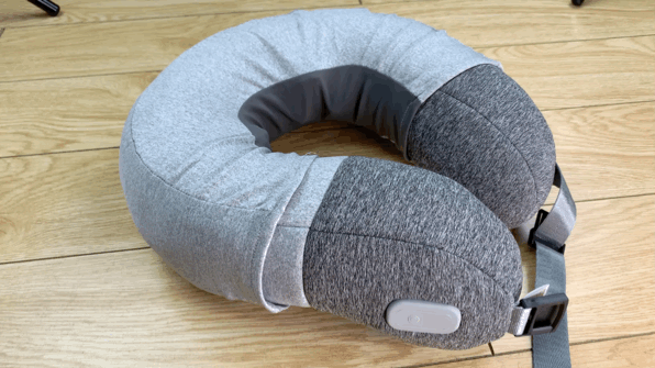 「開箱體驗」 能時刻提供貼心又舒服按摩的智慧充氣按摩頸枕 「開箱體驗」 能時刻提供貼心又舒服按摩的智慧充氣按摩頸枕