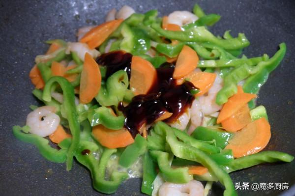 全職媽媽準點做晚餐，20分鐘做出一桌家常飯菜，營養健康味道香