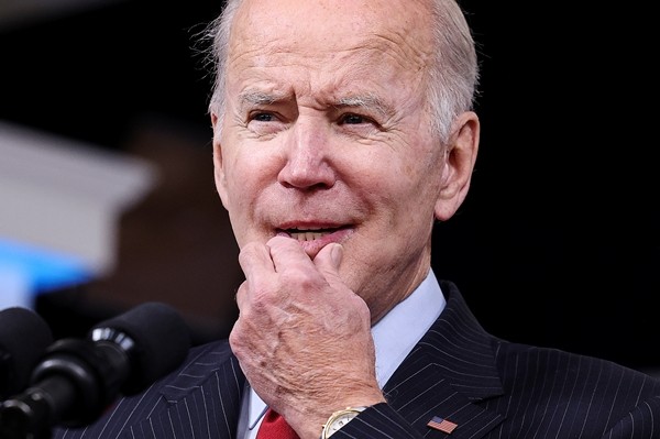 美國校區推出新規定，男的可以隨意進女廁所，心理上是女的就行