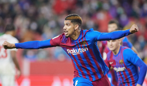 1-1！紅牌+進球被吹，登貝萊險些絕殺，哈維無奈，被皇馬甩開15分