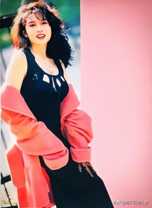 “長在審美點上”的女人究竟有多時髦？看看邱淑貞就知道了