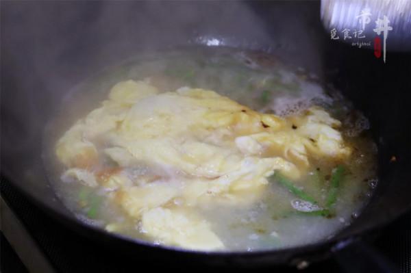 河南老兩口的極簡晚餐，一粥一菜走紅朋友圈，“鏟兒饃”勾起回憶