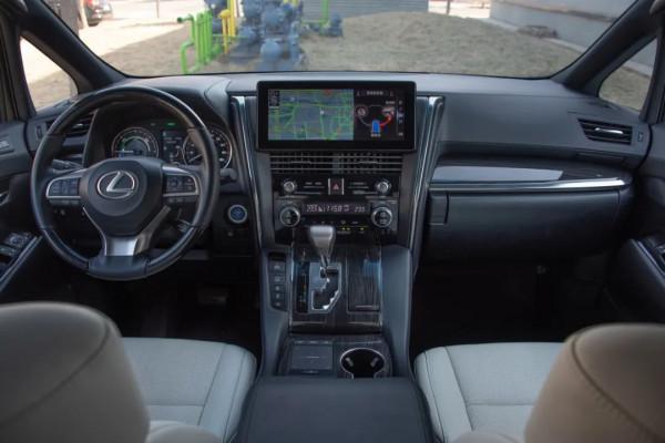 地球上原廠身價最高的MPV是什麼樣子的？| CAR REVIEWS