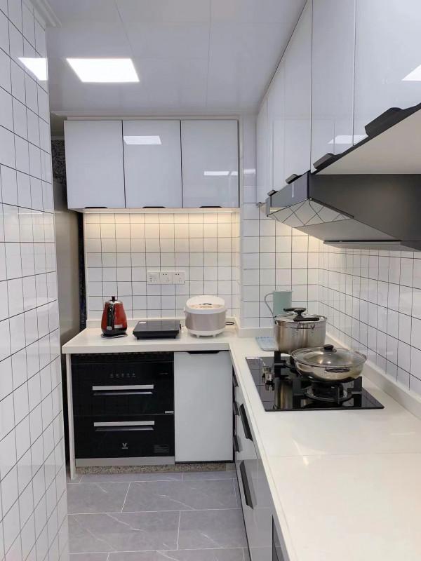 她家75平米，全屋簡單又溫馨，尤其是入戶鞋櫃，太漂亮實用了