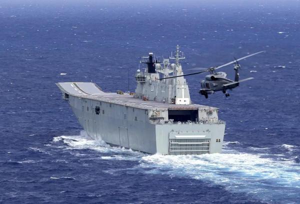 “堪培拉”級兩棲攻擊艦圖集（118圖）