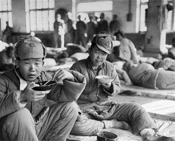 杜聿明被俘後被“陳主任”審訊,他下意識地問:你是陳毅將軍嗎? 杜聿明被俘後被“陳主任”審訊,他下意識地問:你是陳毅將軍嗎?