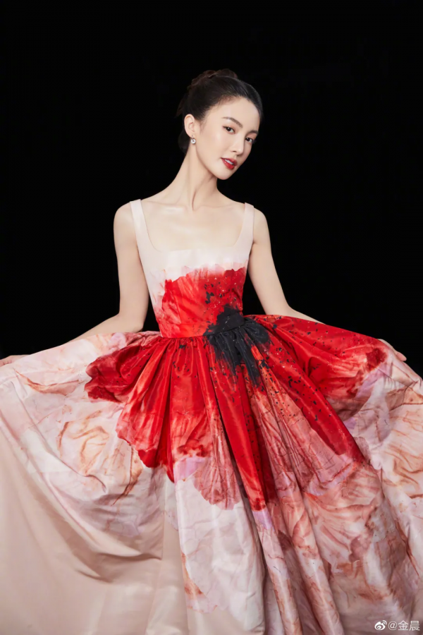 劉詩詩的煙燻妝殺瘋了?這就是人間黑天鵝吧 劉詩詩的煙燻妝殺瘋了?這就是人間黑天鵝吧