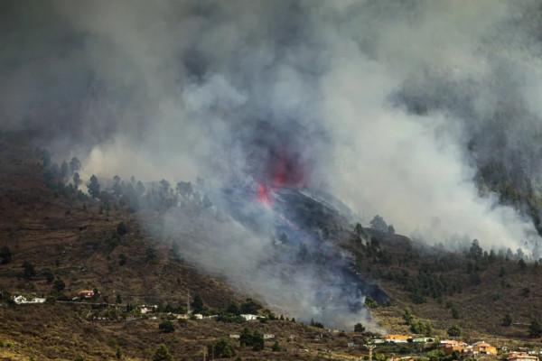 西班牙火山噴發（地球在怒吼，大自然在咆哮）