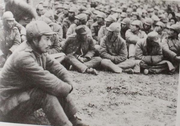 胡璉好心把新坦克讓給黃維，卻偏偏壞了，黃維在離援兵8裡處被俘