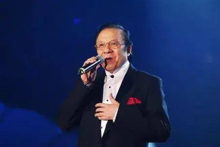 “德藝雙馨”楊洪基：31歲娶初戀，53歲走紅，一輩子不接廣告