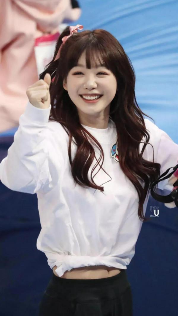 火箭少女解散了，與王一博傳戀情的李子璇，真的被資本偷換人生嗎