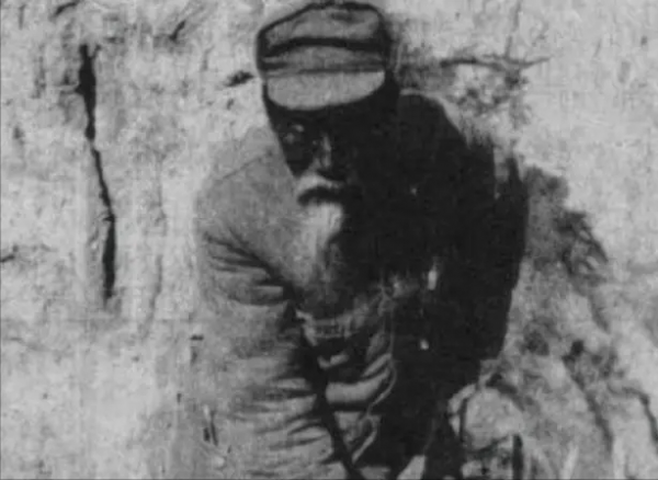 毛主席笑著給他特批,最年長的開國中校,經歷跨越整個中國近代史 毛主席笑著給他特批,最年長的開國中校,經歷跨越整個中國近代史