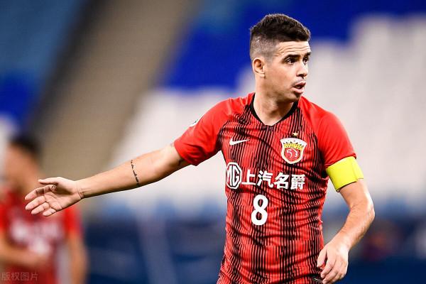 沒有國內球員做奧斯卡以外的精神領袖，上港等於把冠軍送給了泰山