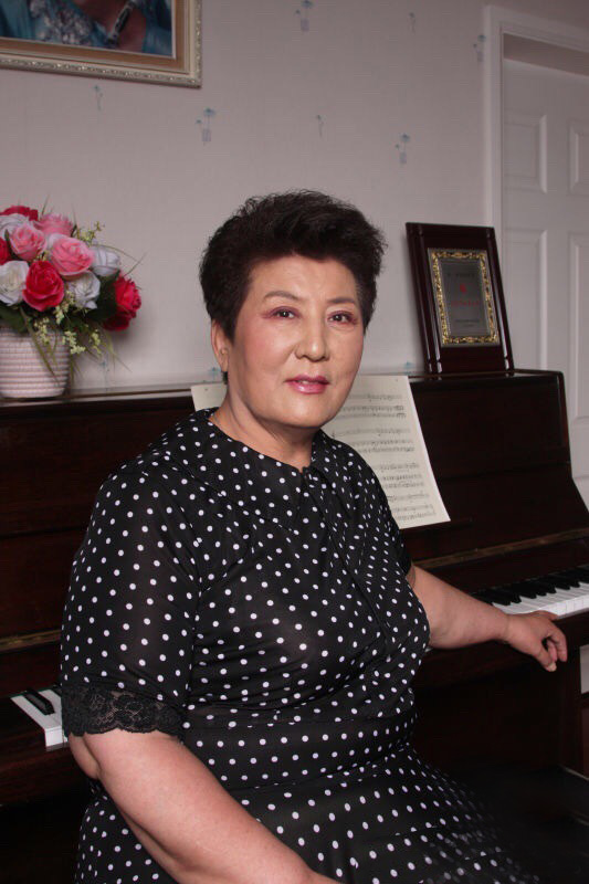 德德瑪之子馬克塔勒：心疼腦溢血偏癱的母親，像愛媽媽一樣愛繼父