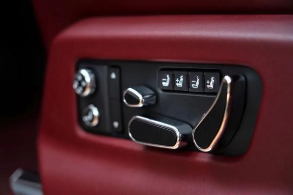 “失去聲浪”的賓利添越如何引人注目 | CAR REVIEWS