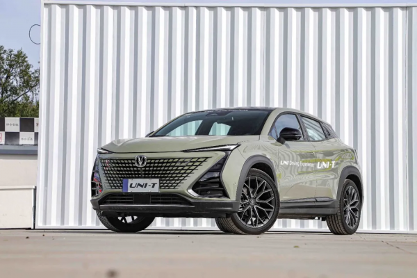 15萬落地，都有爆款潛質，設計感超強，90%的人都會猶豫不決