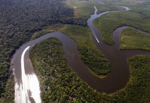 亞馬遜河有多可怕？1500萬人居住在附近，為什麼一座橋都不敢建？