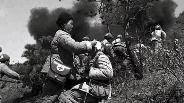 志願軍中“霍去病”，18歲小將鏖戰900美軍！家鄉立碑！祭者不絕