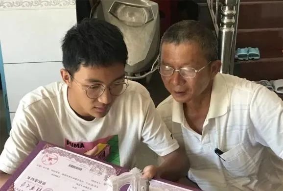 誰說家裡窮的孩子不能成才！在教育中，父母比任何因素都重要