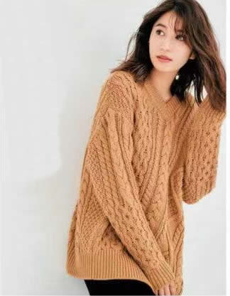 鬱悶，穿了多年的毛衣白穿了！不懂“骨架+膚色”，難怪一直穿錯