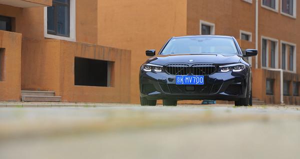 「鵬哥聊車」寶馬3繫有必要多花5萬買高功率嗎? 「鵬哥聊車」寶馬3繫有必要多花5萬買高功率嗎?